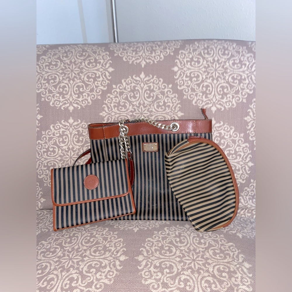 ‘BOOTS N BAGS’ PURSE, WALLET & MAKEUP BAG BUNDLE!
